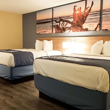 Days Inn & Suites By Wyndham Merrillville Eksteriør billede