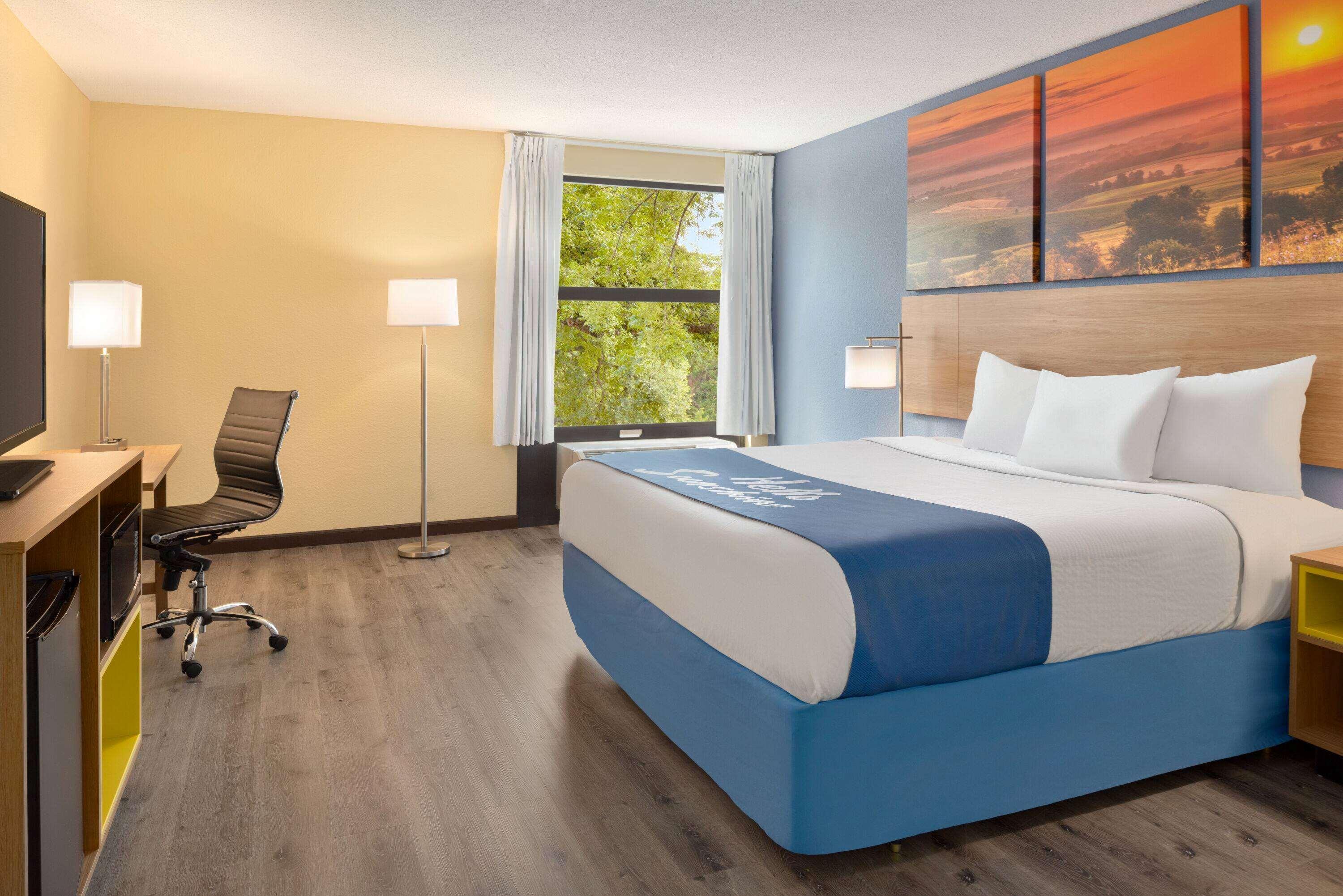 Days Inn & Suites By Wyndham Merrillville Eksteriør billede