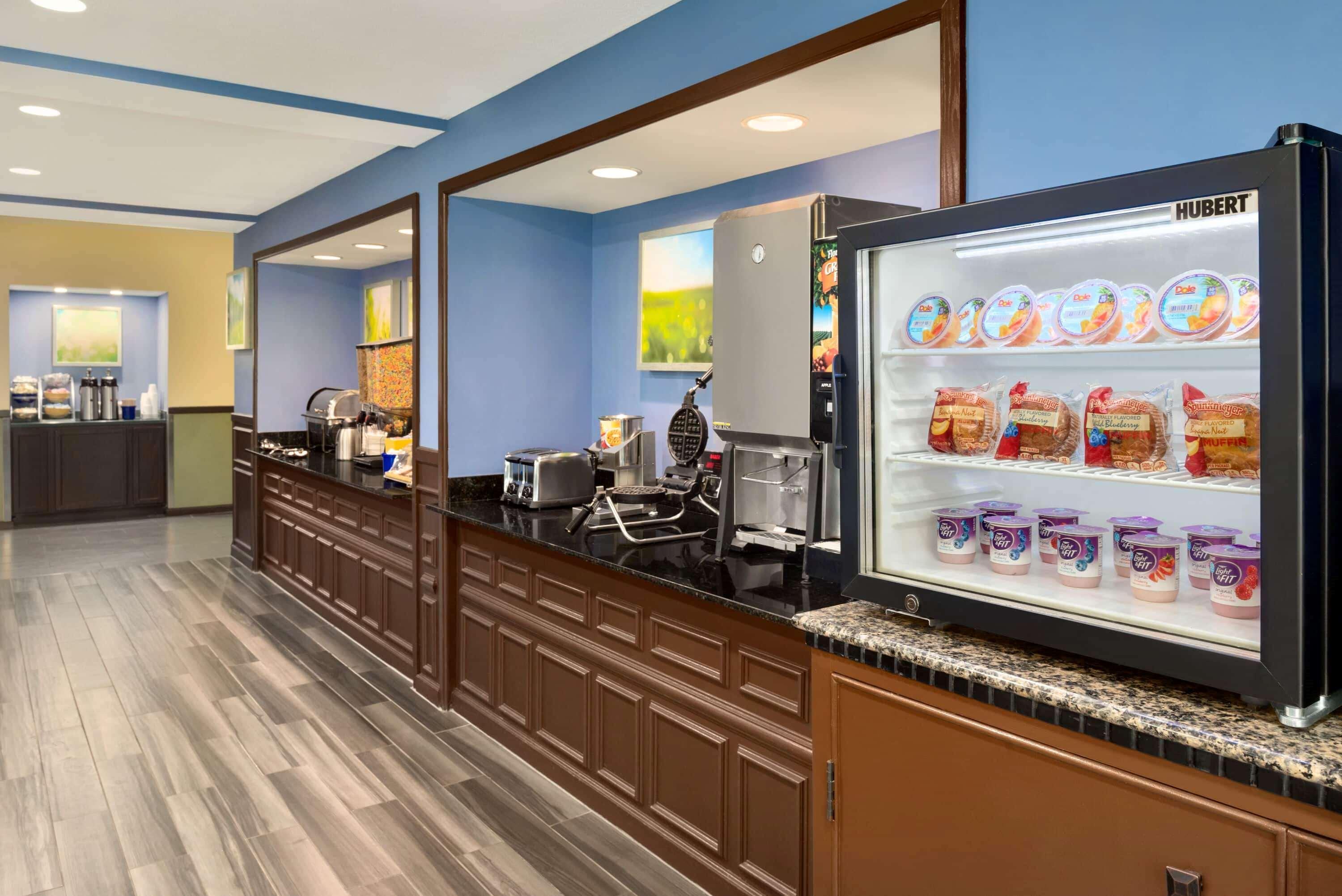 Days Inn & Suites By Wyndham Merrillville Eksteriør billede