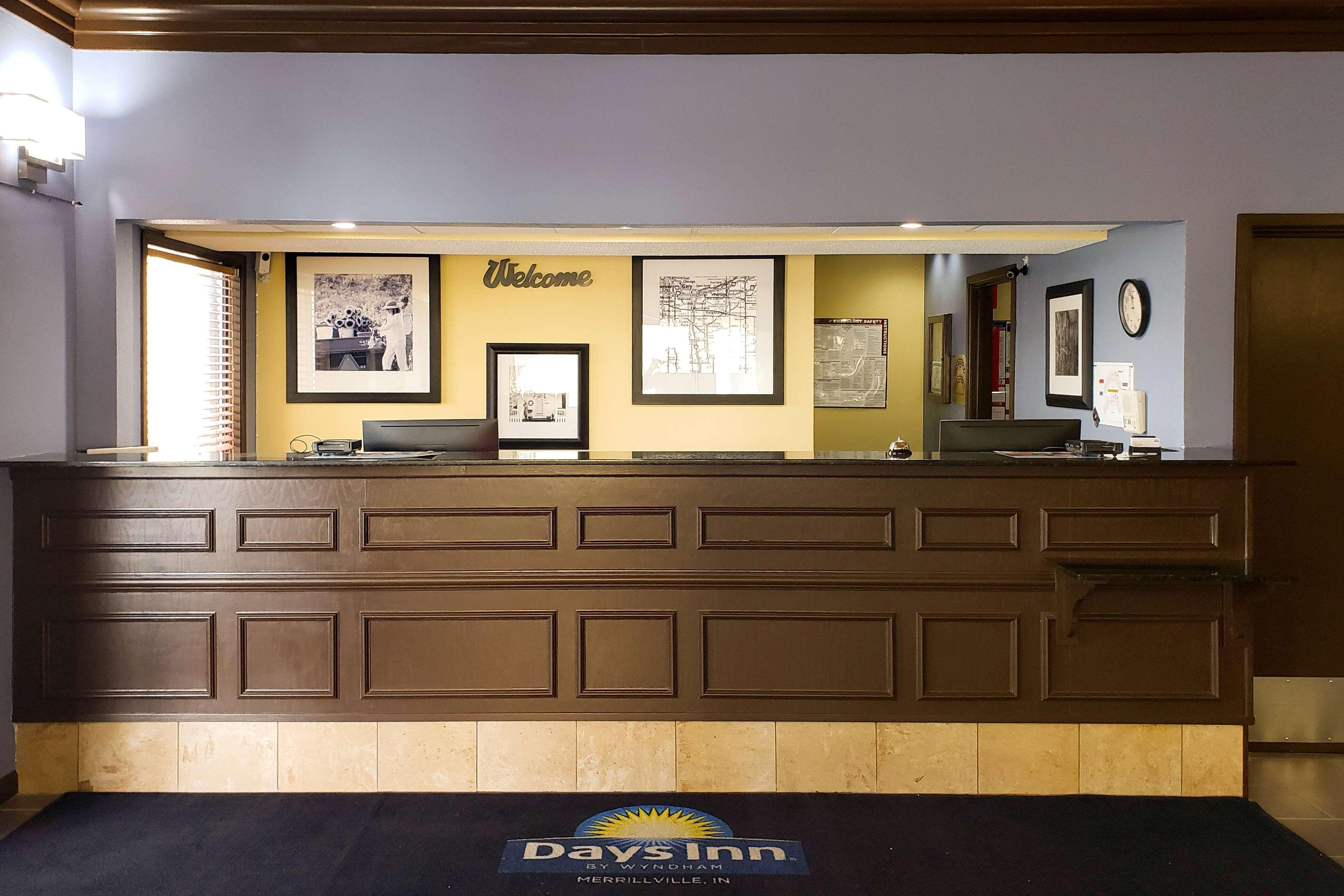 Days Inn & Suites By Wyndham Merrillville Eksteriør billede