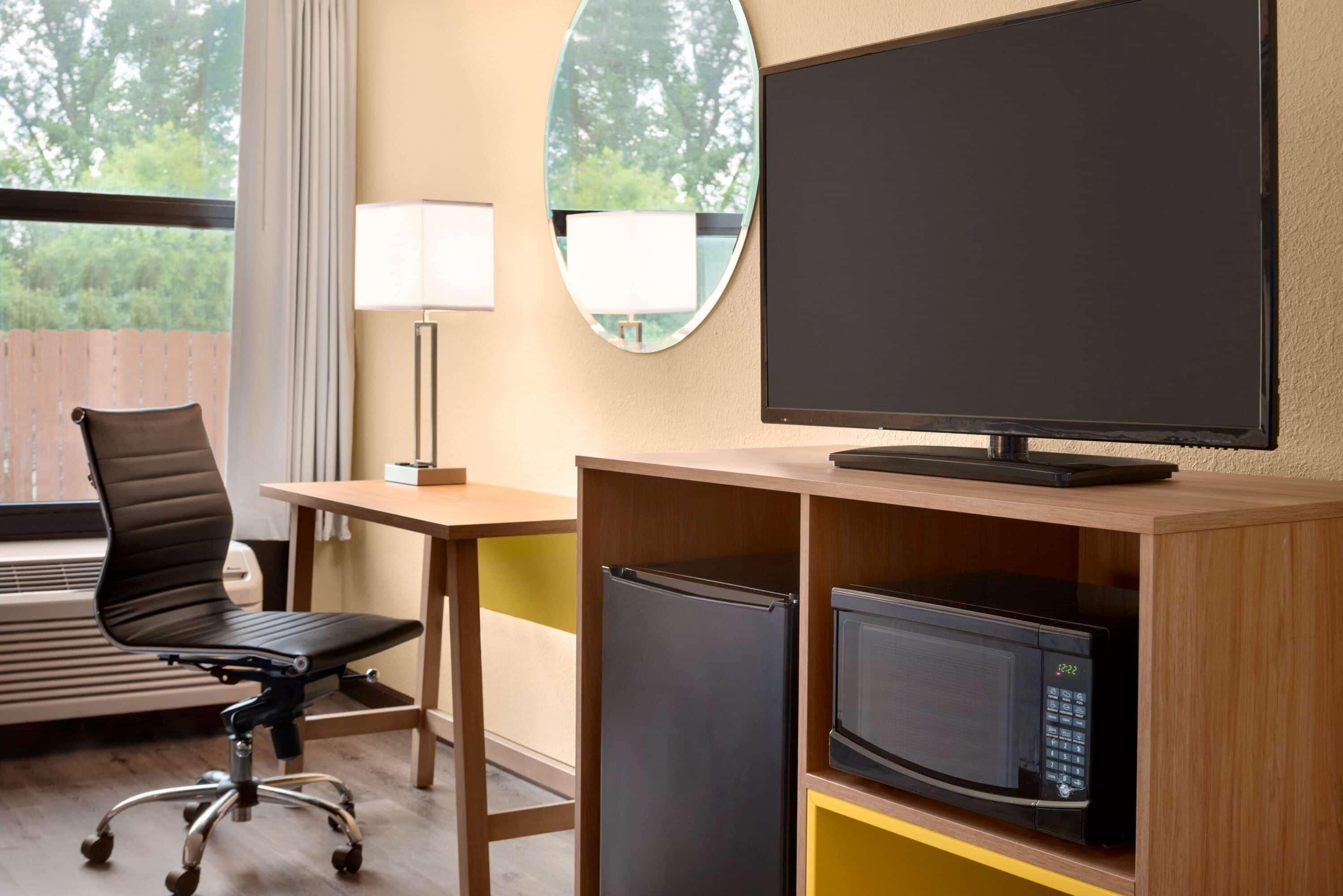 Days Inn & Suites By Wyndham Merrillville Eksteriør billede