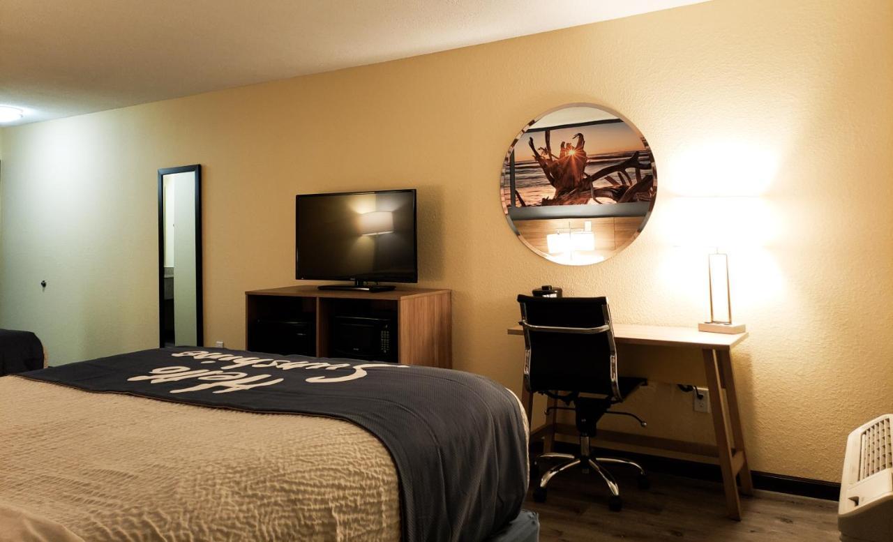 Days Inn & Suites By Wyndham Merrillville Eksteriør billede