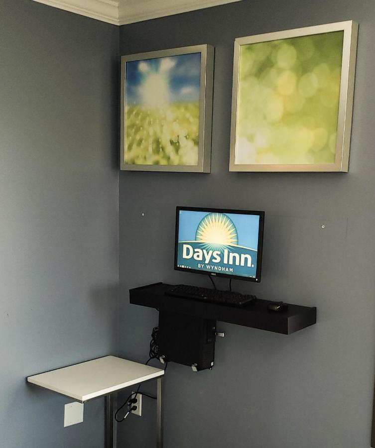 Days Inn & Suites By Wyndham Merrillville Eksteriør billede