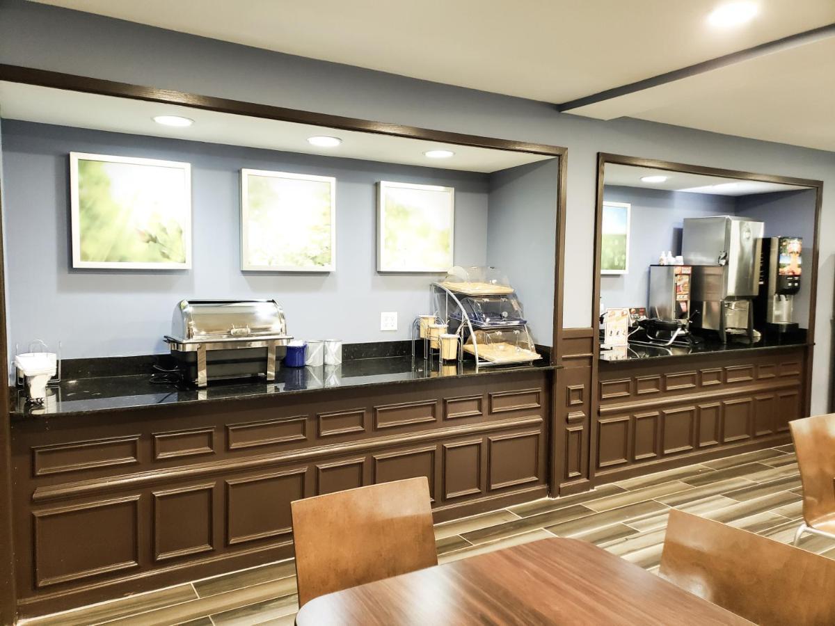 Days Inn & Suites By Wyndham Merrillville Eksteriør billede